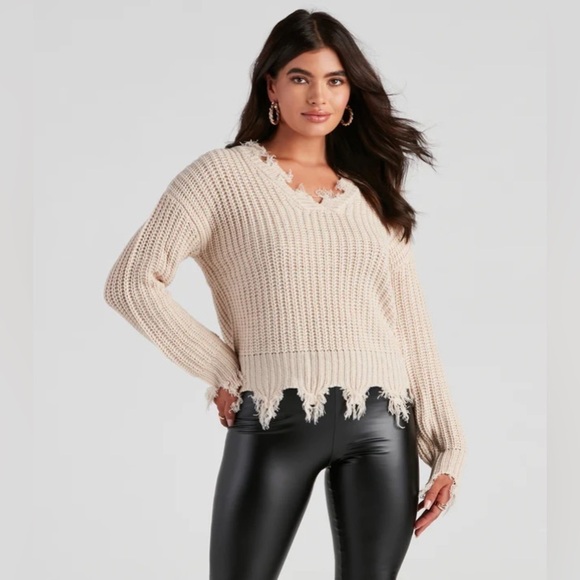 Coco + Jaimeson Sweaters - Coco + Jaimeson Cable Knit V-Neck Fringe Sweater in Tan Size S